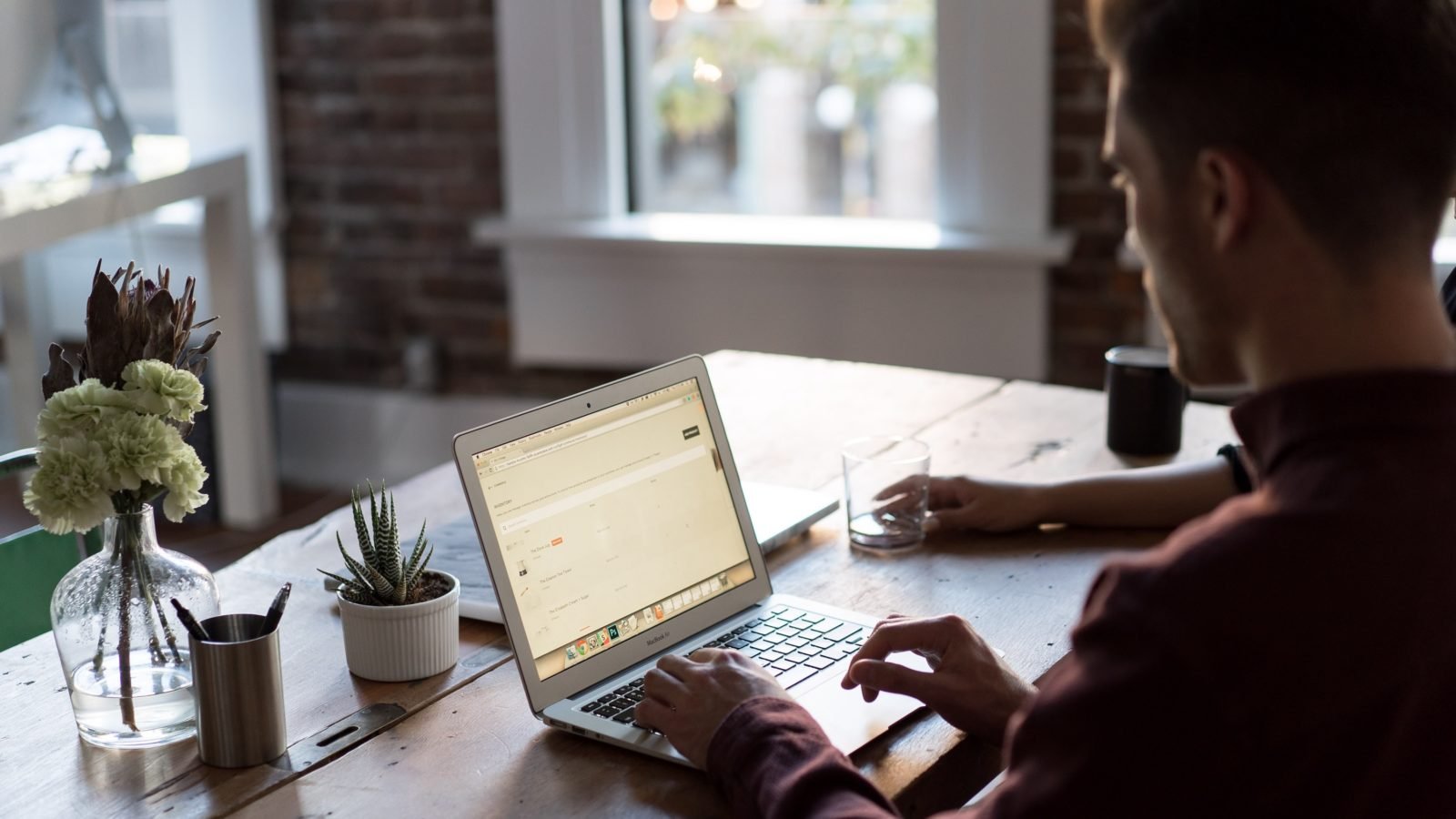 bench-accounting-C3V88BOoRoM-unsplash-1600x900